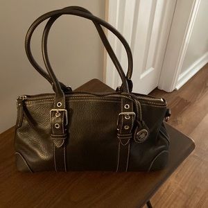 Dark Brown vintage Dooney Bourke purse. Excellent condition.